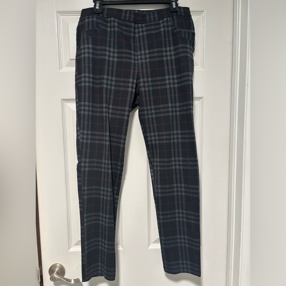 1/2 off sale! NWOT Sanctuary Black and Gray Plaid slim leggings